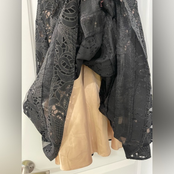 Beautiful gown worn two three times only. Might need gentle wash. Class & chic. - Picture 5 of 8